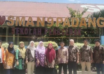 Sosialisasi Mitigasi Bencana Hidrometeorologi di SMAN 9 Padang