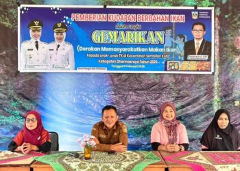 Cegah Stunting dari Meja Makan, Dharmasraya Kenalkan Gerakan Makan Ikan di Sekolah