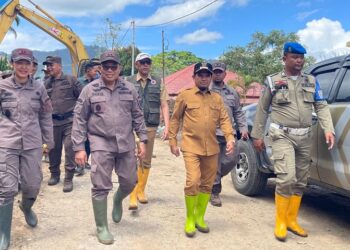 IAD Kejati Sumbar Salurkan Bantuan untuk Korban Galodo di Kabupaten Solok