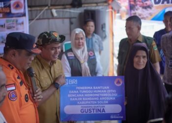Pemkab Solok Salurkan Bantuan untuk Warga Terdampak Galodo Arosuka