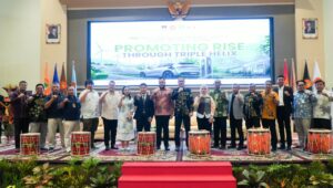Wali Kota Padang Fadly Amran membuka secara resmi, Kegiatan Promoting Rise (Renewable, Energy, Intelligence System, Smart Technology, Education) Through Triple Helix yang digelar Politeknik Negeri Padang (PNP).