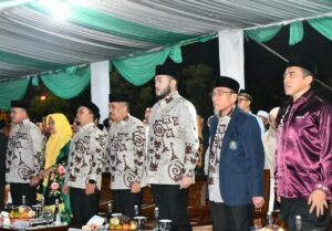 Musabaqah Tilawatil Quran (MTQ) Nasional ke-42 tingkat Kota Padang,  resmi dibuka di Lapangan Upacara Balai Kota Padang, Sabtu (10/10) malam..