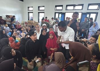 Empat Hari Usai Banjir Bandang, Wapres Gibran Temui Pengungsi di Kabupaten Solok